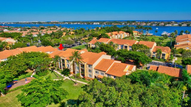 127 Yacht Club Way 111, Hypoluxo, FL 33462