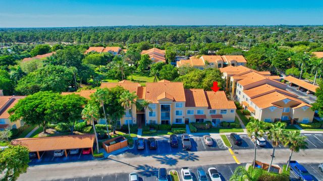 127 Yacht Club Way 111, Hypoluxo, FL 33462