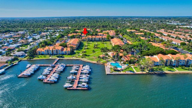127 Yacht Club Way 111, Hypoluxo, FL 33462