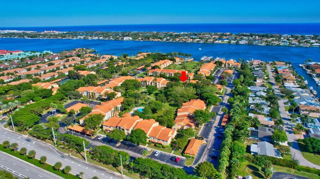 127 Yacht Club Way 111, Hypoluxo, FL 33462