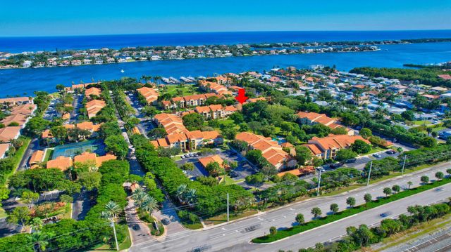 127 Yacht Club Way 111, Hypoluxo, FL 33462