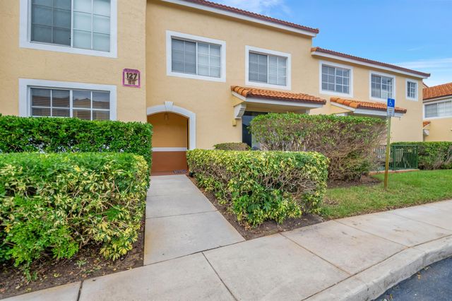 127 Yacht Club Way 111, Hypoluxo, FL 33462