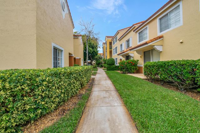 127 Yacht Club Way 111, Hypoluxo, FL 33462