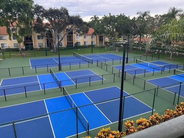 127 Yacht Club Way 111, Hypoluxo, FL 33462