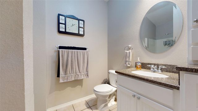 705 Chalk Knoll Road, Fort Worth, TX 76108