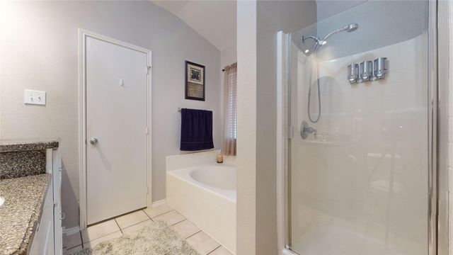 705 Chalk Knoll Road, Fort Worth, TX 76108