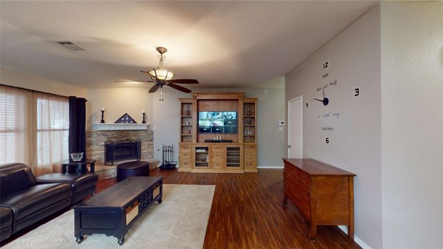705 Chalk Knoll Road, Fort Worth, TX 76108