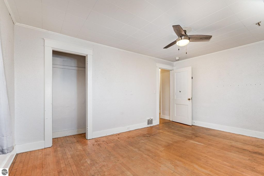 Image 15 of property listing at 739 California Street, Alma, MI 48801