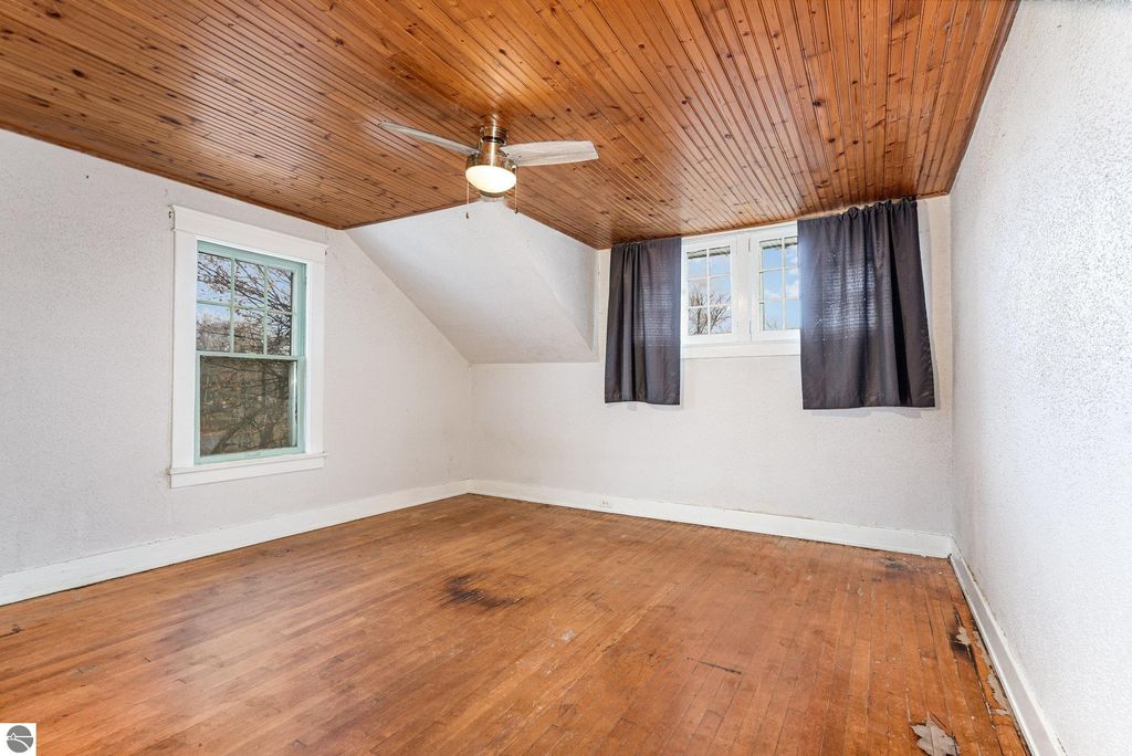 Image 17 of property listing at 739 California Street, Alma, MI 48801