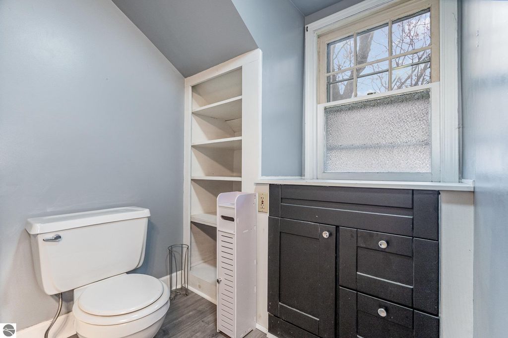 Image 18 of property listing at 739 California Street, Alma, MI 48801