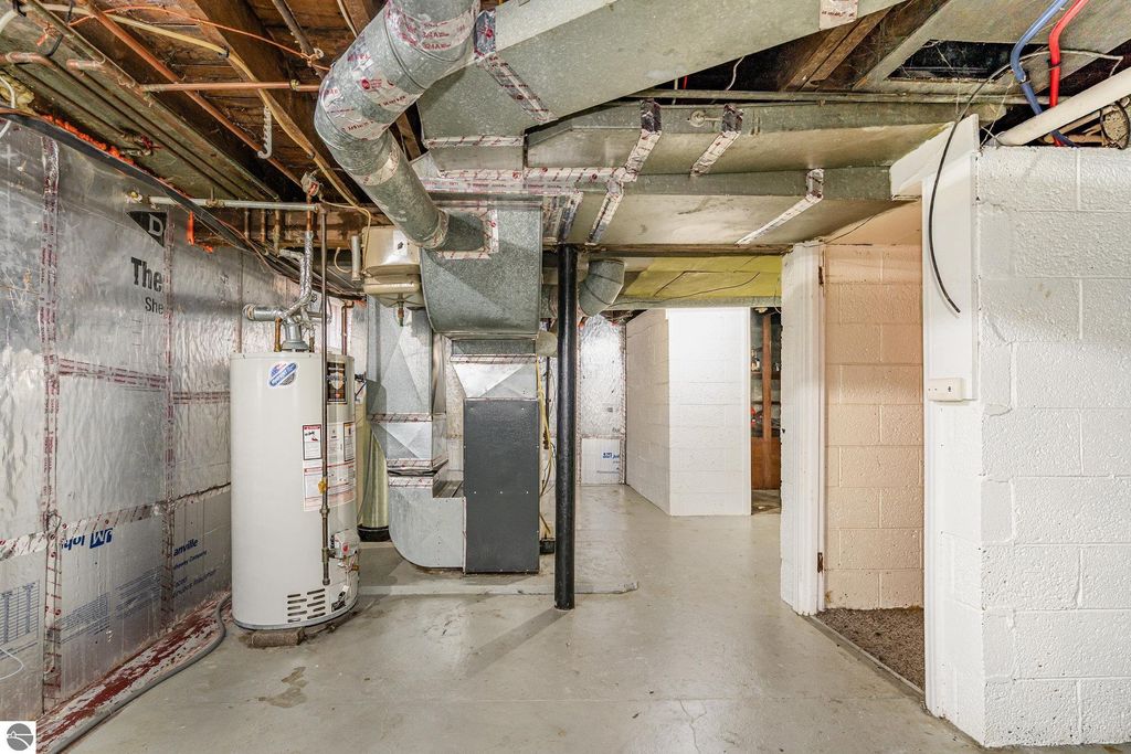 Image 23 of property listing at 739 California Street, Alma, MI 48801