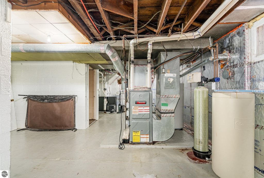 Image 24 of property listing at 739 California Street, Alma, MI 48801