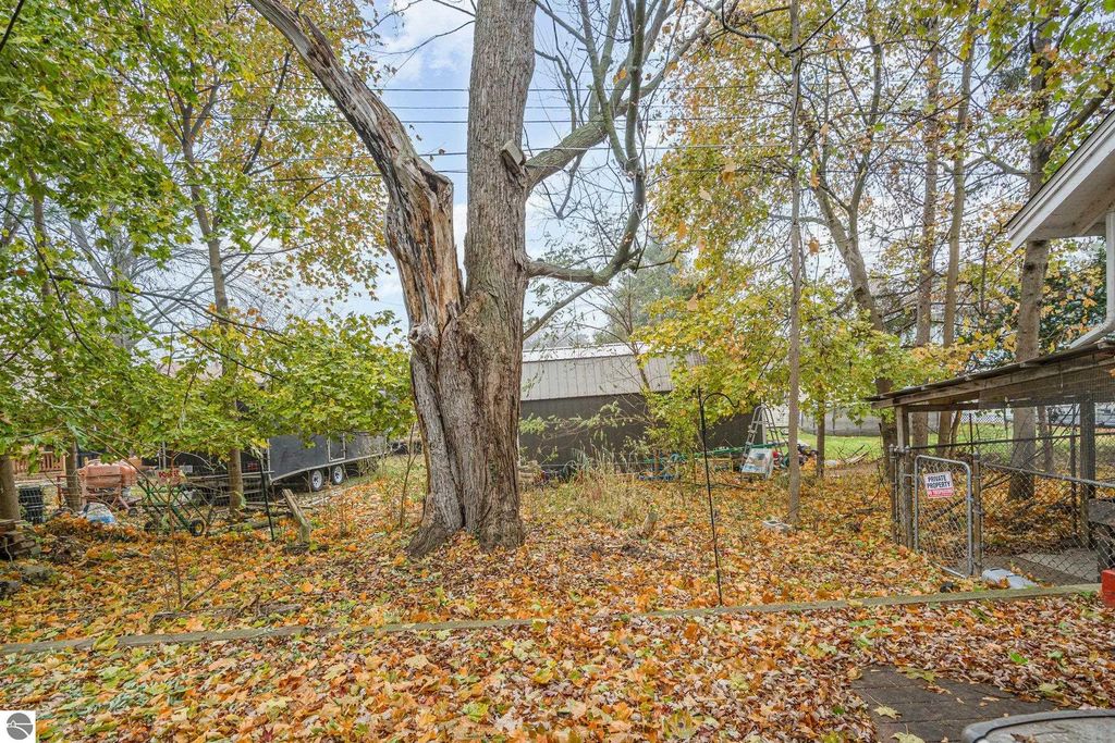 Image 29 of property listing at 739 California Street, Alma, MI 48801