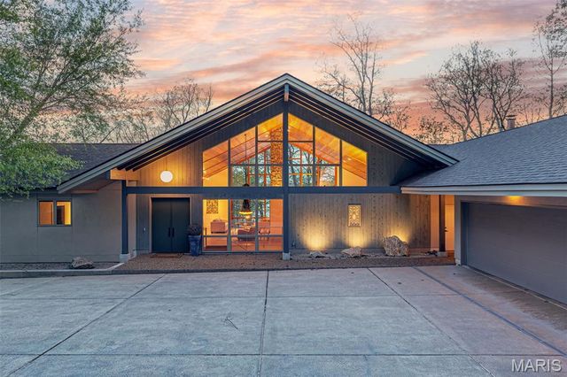 2236 S Konstanz Drive, Innsbrook, MO 63390