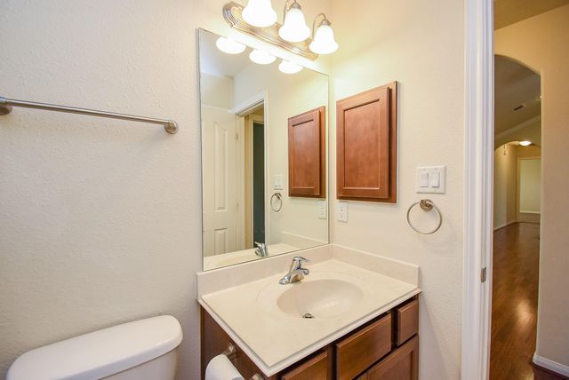 231 S Lantana Circle, Sealy, TX 77474