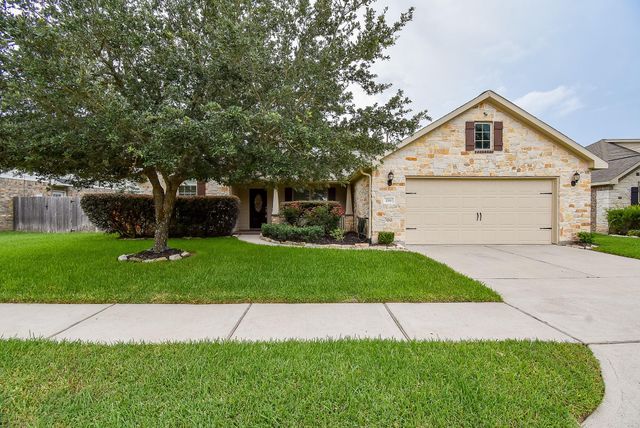 231 S Lantana Circle, Sealy, TX 77474