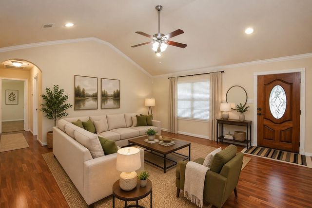 231 S Lantana Circle, Sealy, TX 77474
