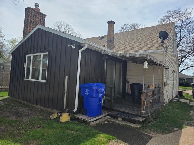 1818 W COMMERCIAL STREET, Appleton, WI 54914