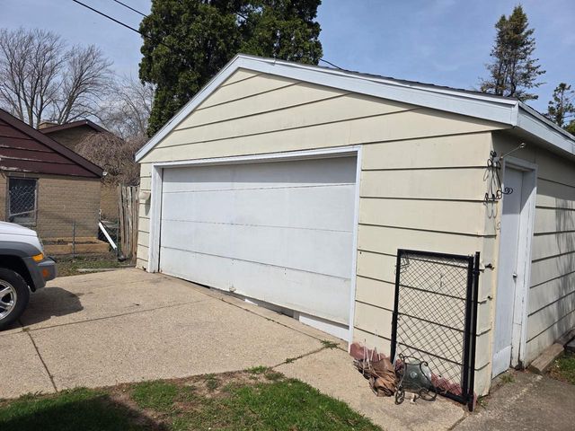 1818 W COMMERCIAL STREET, Appleton, WI 54914