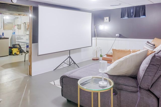 141 N Dwiggins Street, Griffith, IN 46319