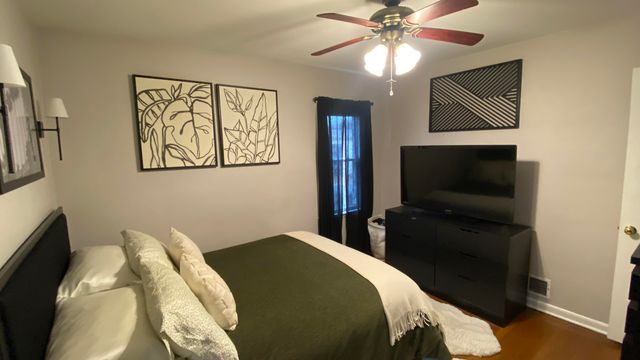 141 N Dwiggins Street, Griffith, IN 46319