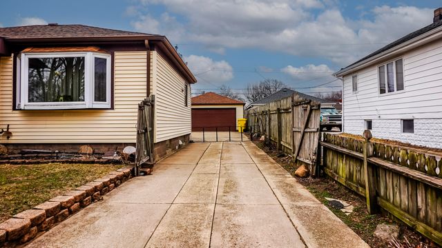 141 N Dwiggins Street, Griffith, IN 46319