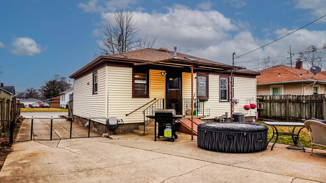 141 N Dwiggins Street, Griffith, IN 46319