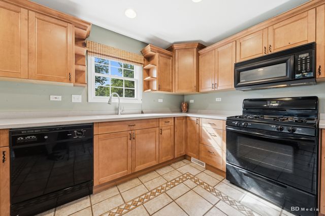 401 Division Street, St. Charles, IL 60174