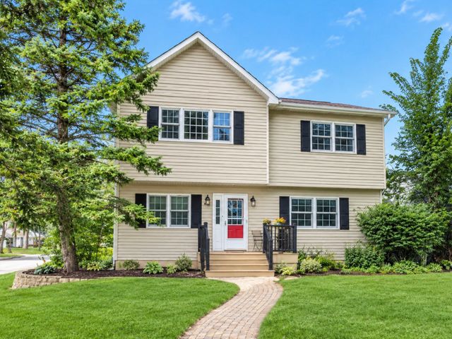 401 Division Street, St. Charles, IL 60174