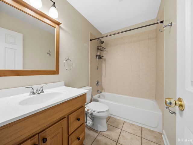 401 Division Street, St. Charles, IL 60174