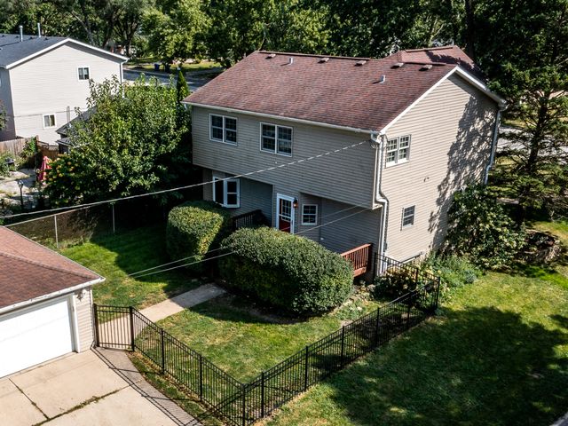 401 Division Street, St. Charles, IL 60174