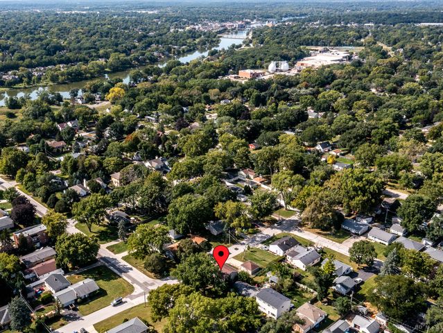 401 Division Street, St. Charles, IL 60174