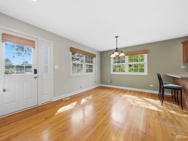 401 Division Street, St. Charles, IL 60174