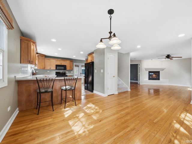 401 Division Street, St. Charles, IL 60174