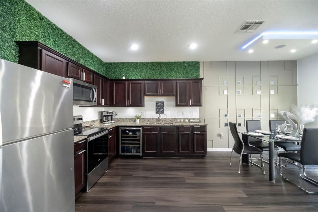 Image 13 of property listing at 844 GRANDIN STREET, Davenport, FL 33897