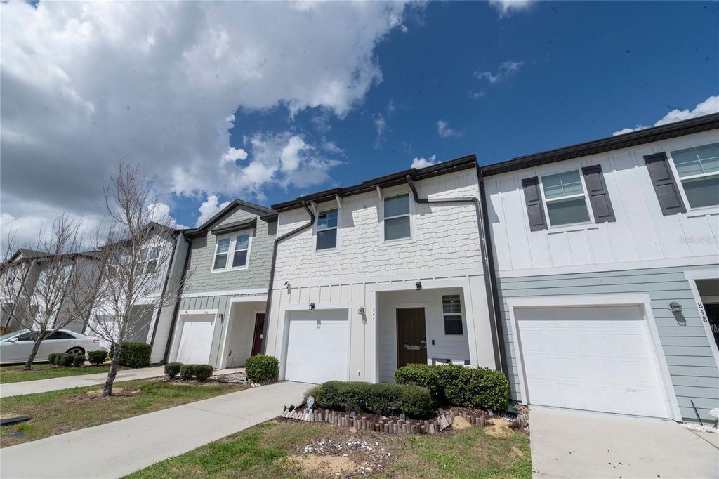 Image 3 of property listing at 844 GRANDIN STREET, Davenport, FL 33897