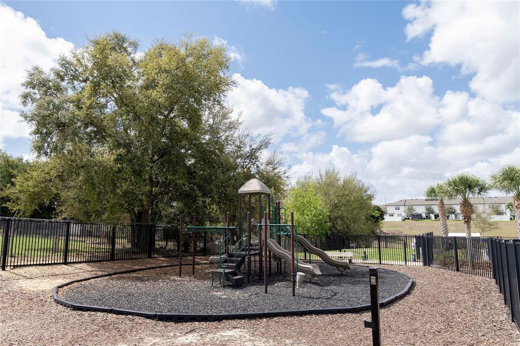 Image 37 of property listing at 844 GRANDIN STREET, Davenport, FL 33897