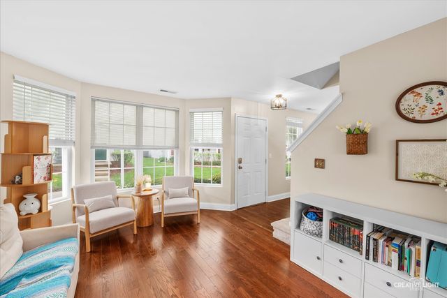 241 W Washington Street, Oswego, IL 60543