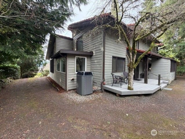 2560 NW Canal View Way, Poulsbo, WA 98370