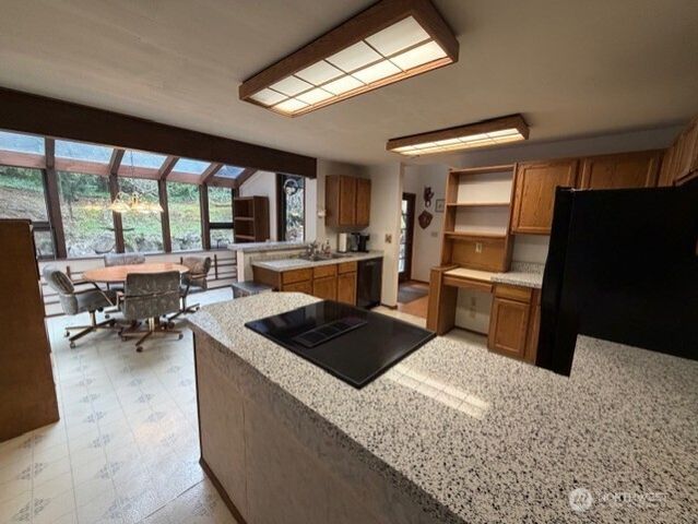 2560 NW Canal View Way, Poulsbo, WA 98370