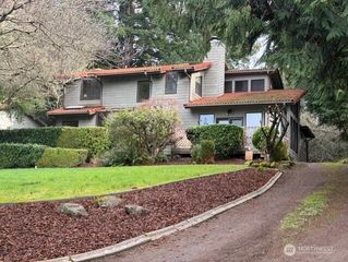 2560 NW Canal View Way, Poulsbo, WA 98370