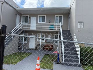 172 NW 12th St 1, Miami, FL 33136