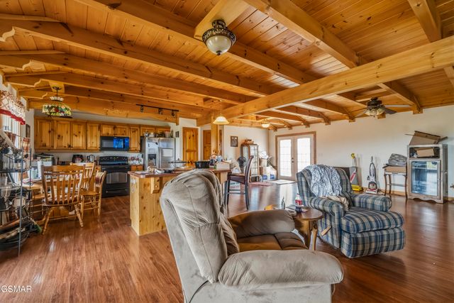 2440 Levee Way, Sevierville, TN 37876