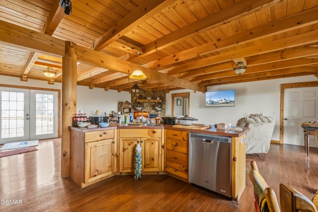 2440 Levee Way, Sevierville, TN 37876