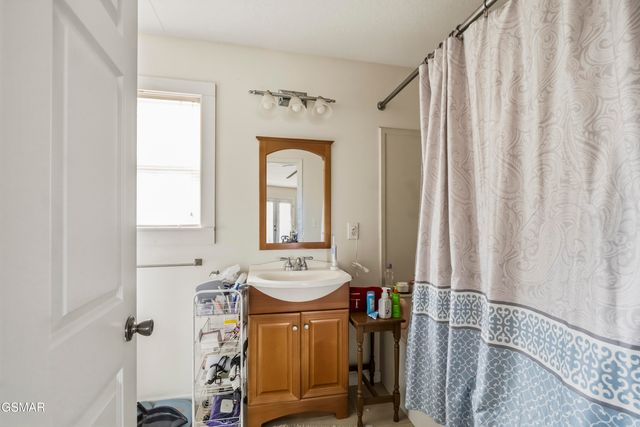 2440 Levee Way, Sevierville, TN 37876