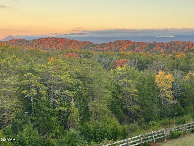 2440 Levee Way, Sevierville, TN 37876