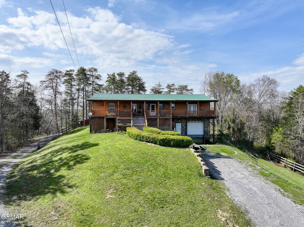 2440 Levee Way, Sevierville, TN 37876