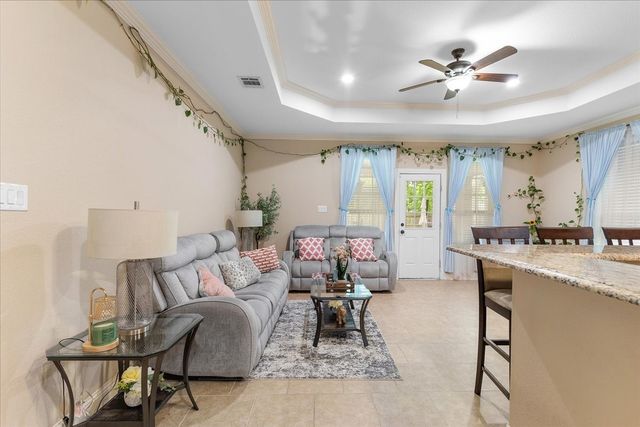 502 Ritchey Street, Gainesville, TX 76240