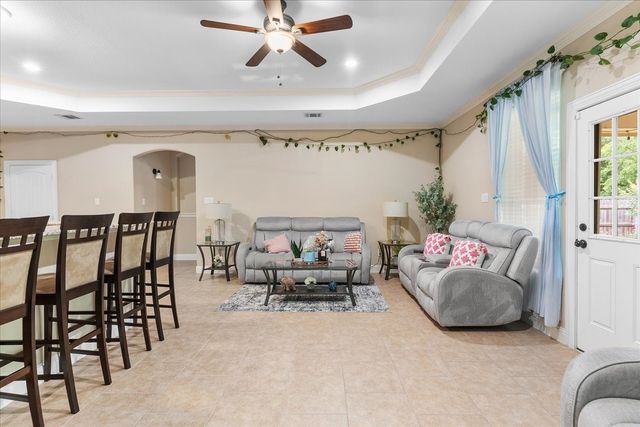 502 Ritchey Street, Gainesville, TX 76240