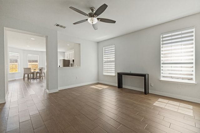 612 S Moore Street, Dallas, TX 75203